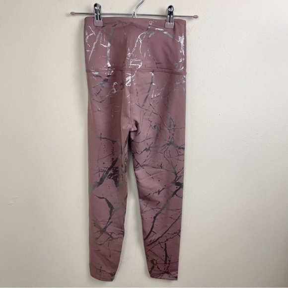 Beyond Yoga Lost Your Marbles‎ High Waisted 7/8 Yoga Leggings - Picture 6 of 8